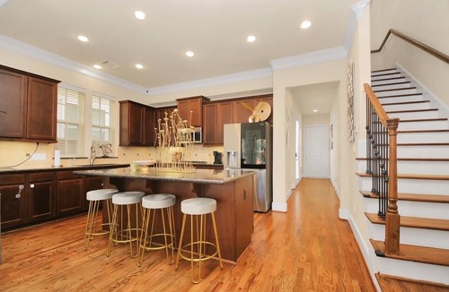 Spring Branch Central House | Peaceful 2-bedroom house with Game Room and Hot tub in charming Houston