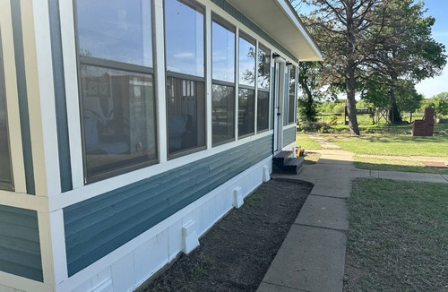 Ponca City House | Peaceful 2BR Getaway With Scenic Views - Sleeps 6