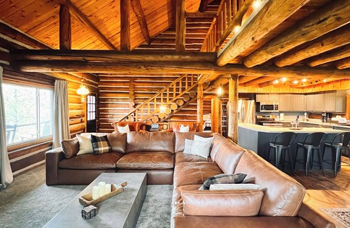 Stevensville Cabin | Peaceful and Charming Montana Lodge, in the heart of the Bitterroot Valley