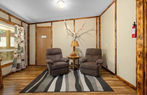 Boise House | Peaceful Boise Retreat 3BR with Cozy Deck