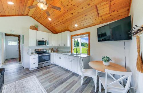 Bonners Ferry House | Peaceful Bonners Ferry Cabin with Deck and Mtn Views!