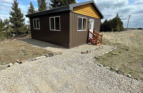 East Glacier Park Cabin | Peaceful Cabin w/Waterfall near Glacier Natl Park