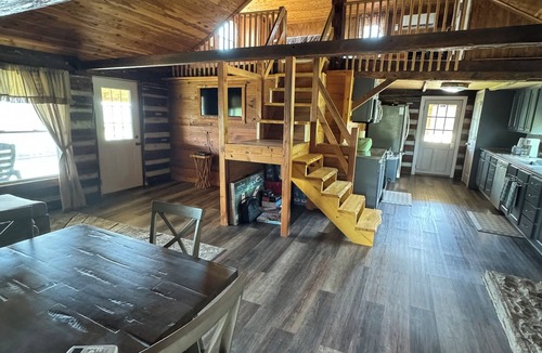 Bentonville Cabin | Peaceful cabin with spectacular river and scenic views.