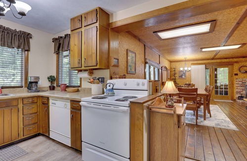 Carrollton Cabin | Peaceful Carrollton Retreat w/Deck & Fire Pit!