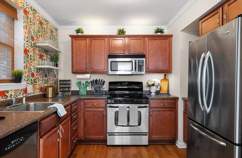 Pittsburgh Apartment | Peaceful Escape Just Minutes To DT, Garage Parking