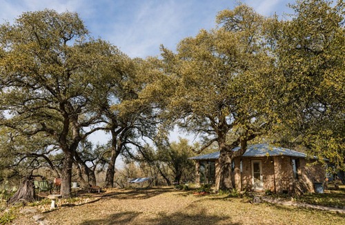Georgetown Cabin | Peaceful Farm Cabin for Couples | TX Hill Country