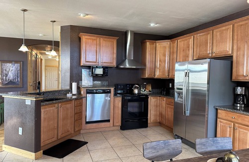 West River House | Peaceful Farm Retreat – Wide Open Spaces & Cozy Comfort