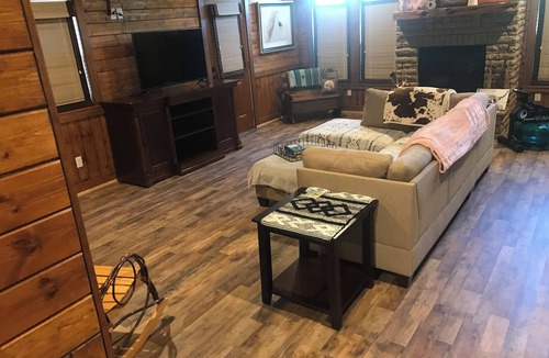 Burgaw House | Peaceful Farmhouse on Horse Farm - 20 miles from the Beach !
