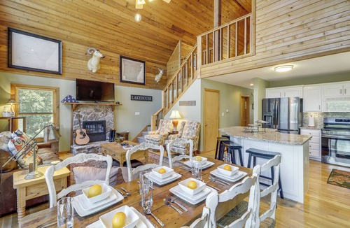 Greers Ferry Cabin | Peaceful Greers Ferry Cabin w/Deck & Lake View!