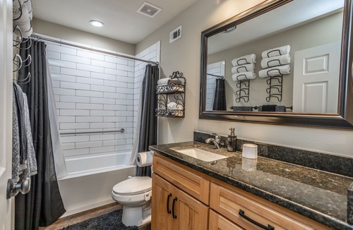 Gainesville House | Peaceful lake life atmosphere 15 miles from Winstar Casino
