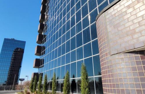 Tulsa House | Peaceful Midtown Apartment with Gym and Parking