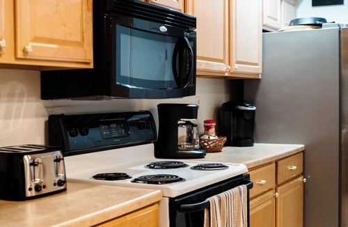Mifflinburg Cabin | Peaceful Mountain Cabin close to Penn State, Bucknell & Susquehanna! Sleeps 10!