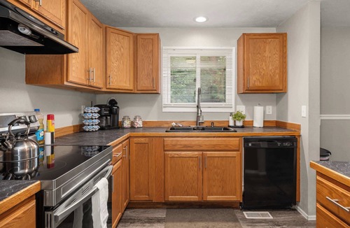 North Spokane House | Peaceful Retreat I Comfy & Spacious Home!