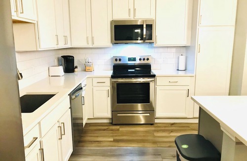 Highlands Apartment | Peaceful Retreat Near St Johns River and the Airport