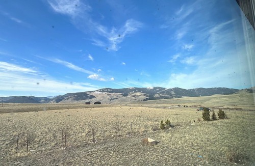 Divide Apartment | Peaceful retreat nearThe Big Hole River , Butte ,and Dillon.