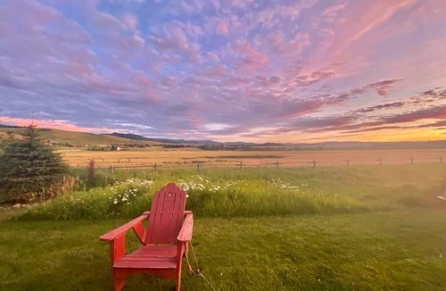 Bozeman Apartment | Peaceful Setting. Amazing Views! Close to DwnTwn & MSU