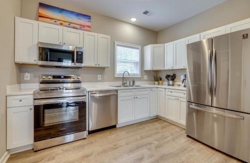 White Stone House | Peaceful Spartanburg Home Base, 6 Mi to Dtwn!