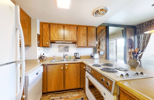 Park Meadows Condo | Peaceful Villa with Loft | Front Porch, 2 Balconies | Next to Rec Center