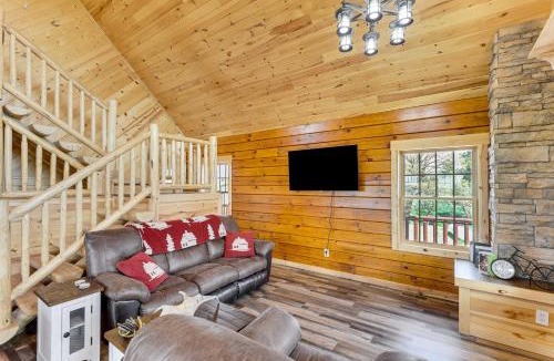 Sundance House | Peaceful Wyoming Cabin with Spacious Deck and Wet Bar!