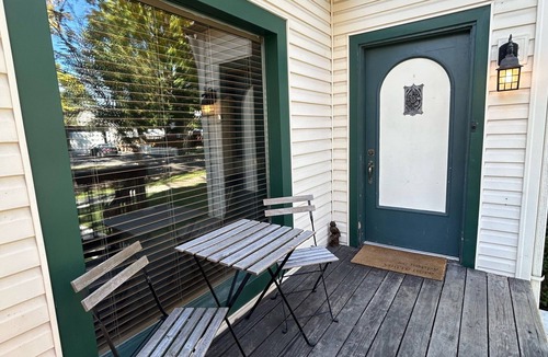 Veterans Park House | Peak House Hot Tub 3BR 2.5BA Close to Downtown