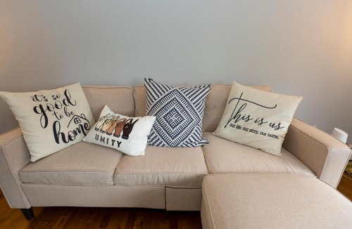 Peekskill House | Peekskill Guesthouse-Downtown Modern Spotless Free Parking