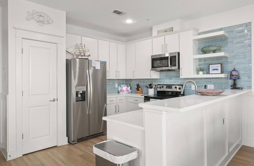 Red Fish Cove Condo | Pelican Place -Beach Front-Ocean View- Next to Beach Club- 3BD/2BA. Sleeps 8