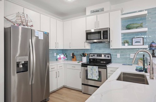 Red Fish Cove Condo | Pelican Place -Beach Front-Ocean View- Next to Beach Club- 3BD/2BA. Sleeps 8