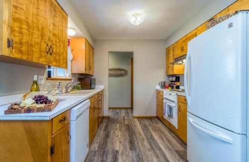 College Place House | Pendleton House - Complimentary Wine Tasting