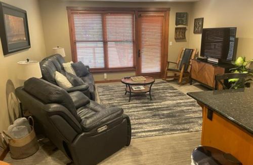 Kellogg Apartment | Penthouse Mountain Haven with Community Spa Room