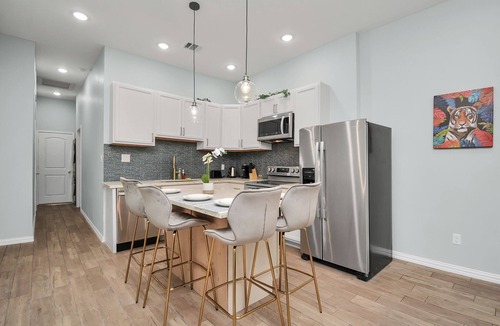 Northside House | Perfect 2BR Houston Escape – Great for Long or Short Stays