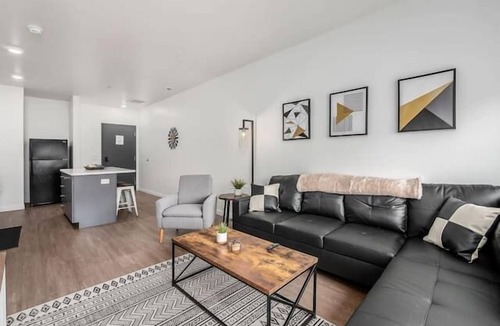 Downtown Columbus Apartment | Perfect Central Location - Fast Wifi - Comfy Beds