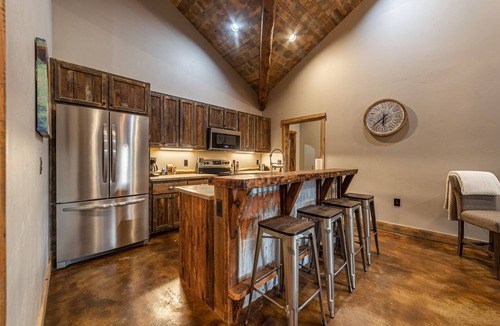 Coram Condo | Perfect Condo For GNP Adventure–2br/1ba- Great Location #3- 7 mi to GNP-sleeps 6