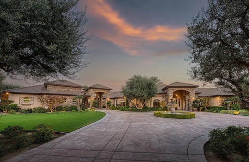 Kingsburg Villa | Perfect Family Villa in California. Located close to highway 99