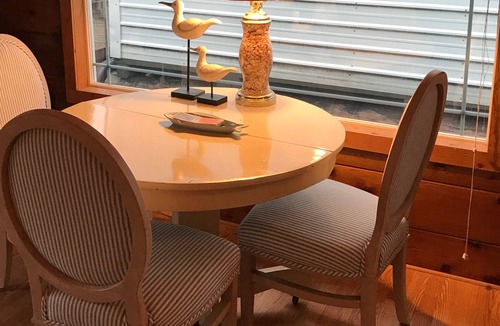 Bayview House | Perfect Getaway For Couples. Unique FLOAT HOME with STELLAR VIEWS!