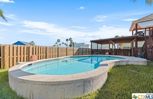 Port Mansfield House | Perfect getaway for all! Fish and hunt with all the comforts of home!