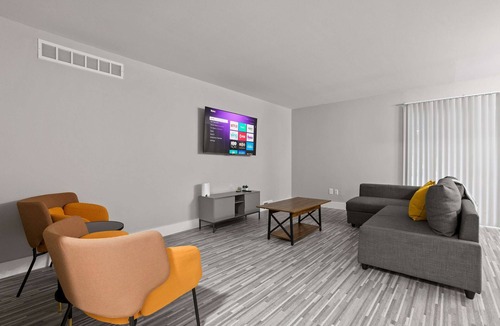 Rochester Apartment | Perfect Getaway Comfort & Stunning City Views