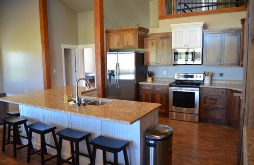 Garden City House | PERFECT LOCATION-Walking distance to beach, restaurants, pickleball, activities!