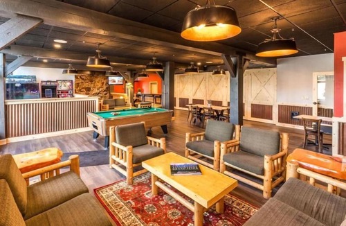 Moran Hotel | Perfect Nature's Escape! Welcoming Pets and Convenient Parking Offered!