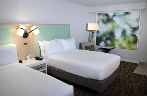 Lake Buena Vista Hotel | Perfect Orlando Getaway! Outdoor Pool with Slides, Shuttle to Disney Parks