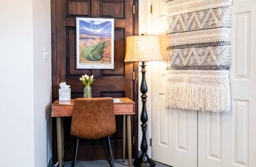 Helena Apartment | Perfectly Helena - downtown daylight basement apt