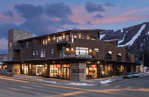 Jackson Villa | Perfectly sited condo in downtown Jackson, urban living in Jackson Hole