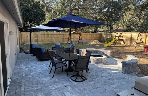 Fernandina Beach House | Pet/Family Friendly 3/2 with Enormous Backyard/RV Hook Ups/Boat Washing Area!