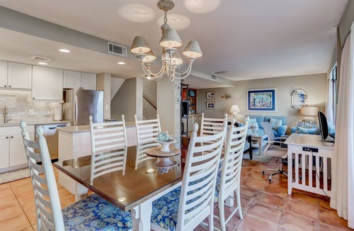 Fernandina Beach Condo | Pet Friendly 2 Bedroom Villa w/Pool - Captain's Court