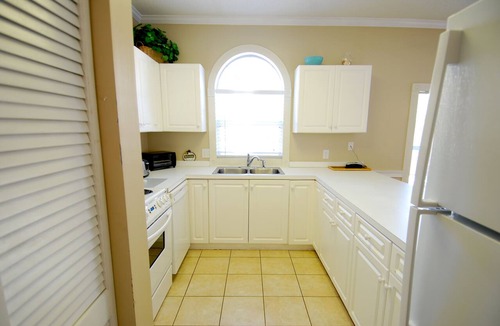 Arcadian Shores Condo | Pet-Friendly 2BR Condo at Land's End Resort