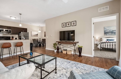 Westerville Apartment | Pet-Friendly 2BR On 1st Floor | Parking | W/D!