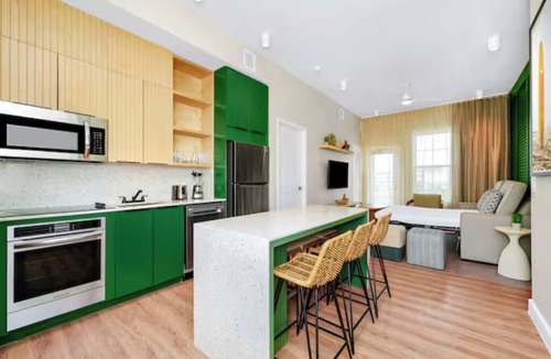Bay Lake Hotel | Pet-friendly 2BR Suite with Private Balcony, Free Breakfast!