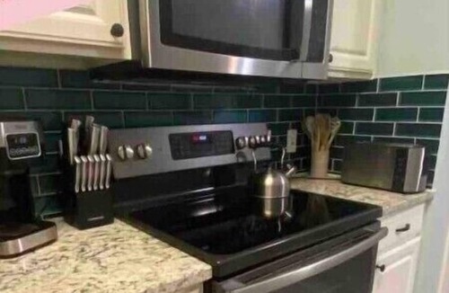Corpus Christi Condo | Pet Friendly - 3 BR 3.5 BA Pool Garage 2 Balconies 2 blocks to Beach!