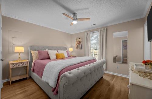 New Bern House | Pet-Friendly 3 BR Home with King Bed and Fenced Yard Near Downtown