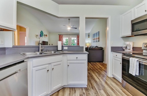 Fernandina Beach House | Pet Friendly - 3/2 Single Family Home 1 mile from Beach!