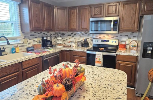 McLeansville House | Pet-Friendly 3BR + Long Stays + Quick Hwy Access